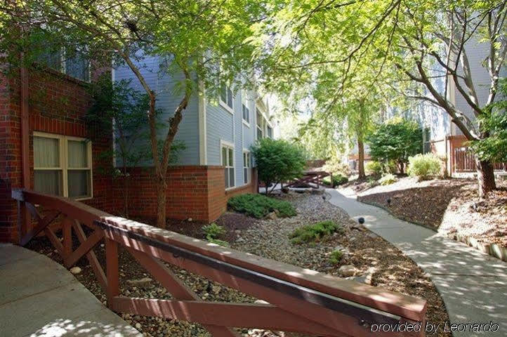 אומהה Suburban Extended Stay Hotel מראה חיצוני תמונה