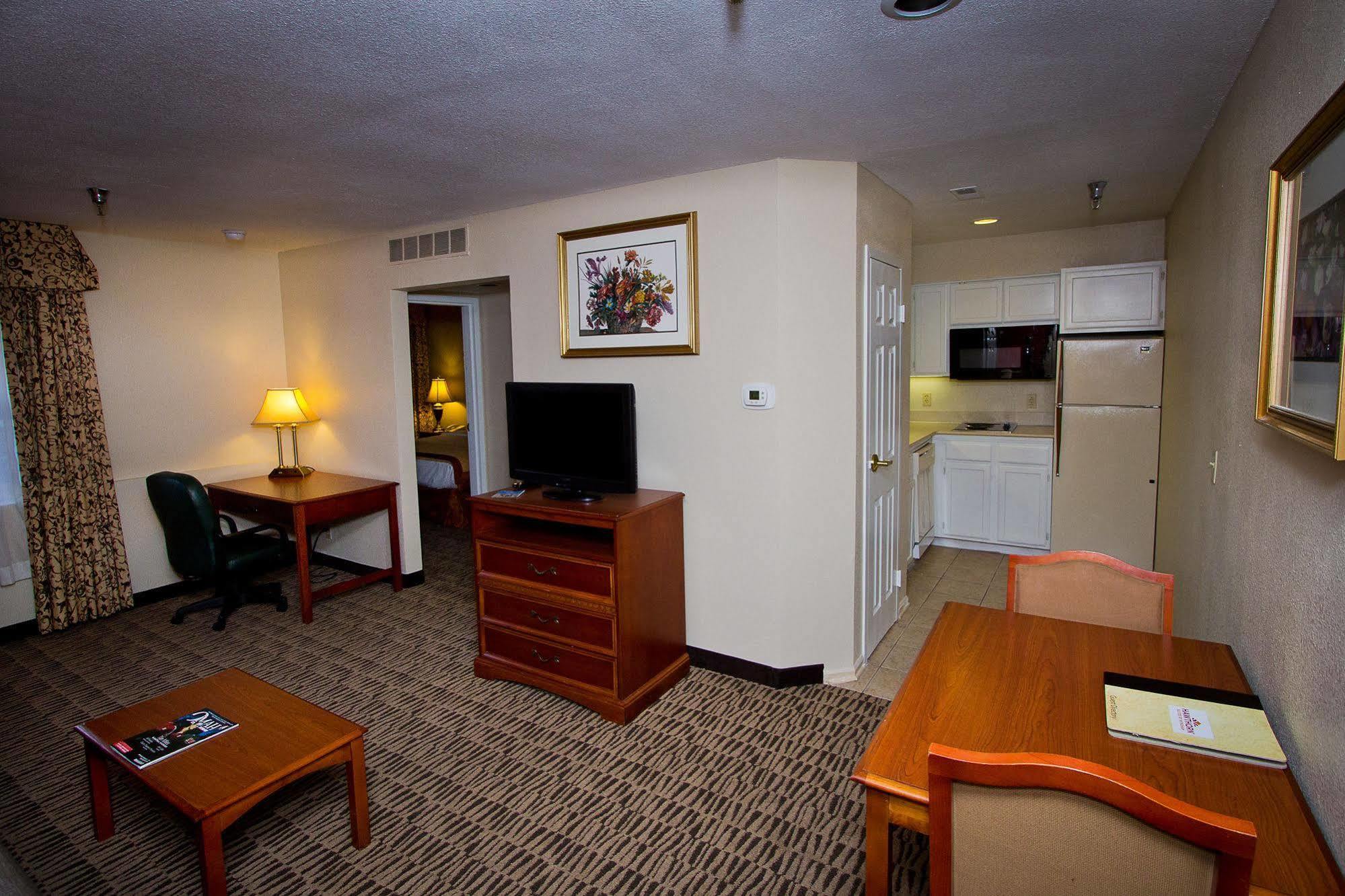אומהה Suburban Extended Stay Hotel מראה חיצוני תמונה