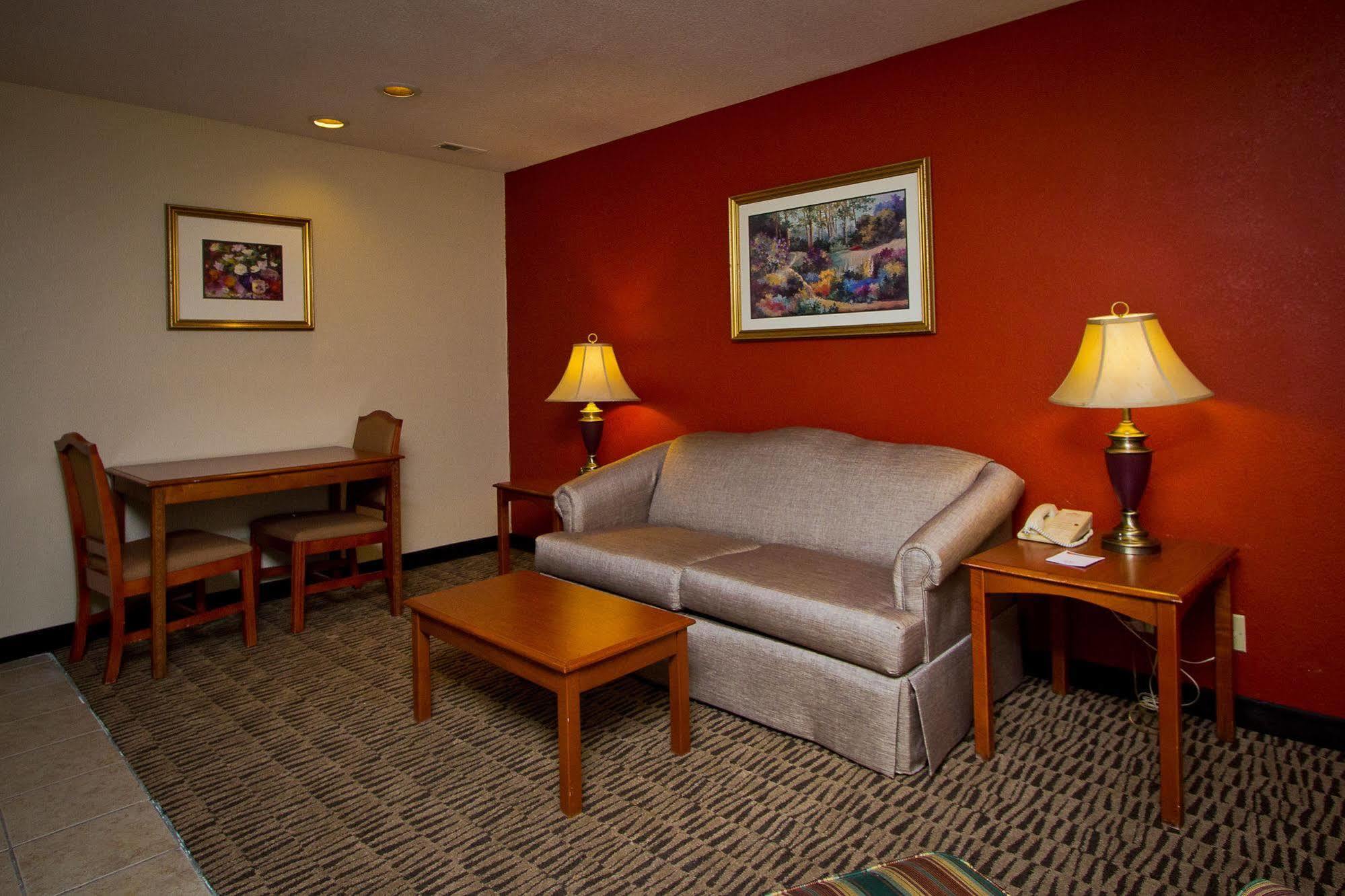 אומהה Suburban Extended Stay Hotel מראה חיצוני תמונה