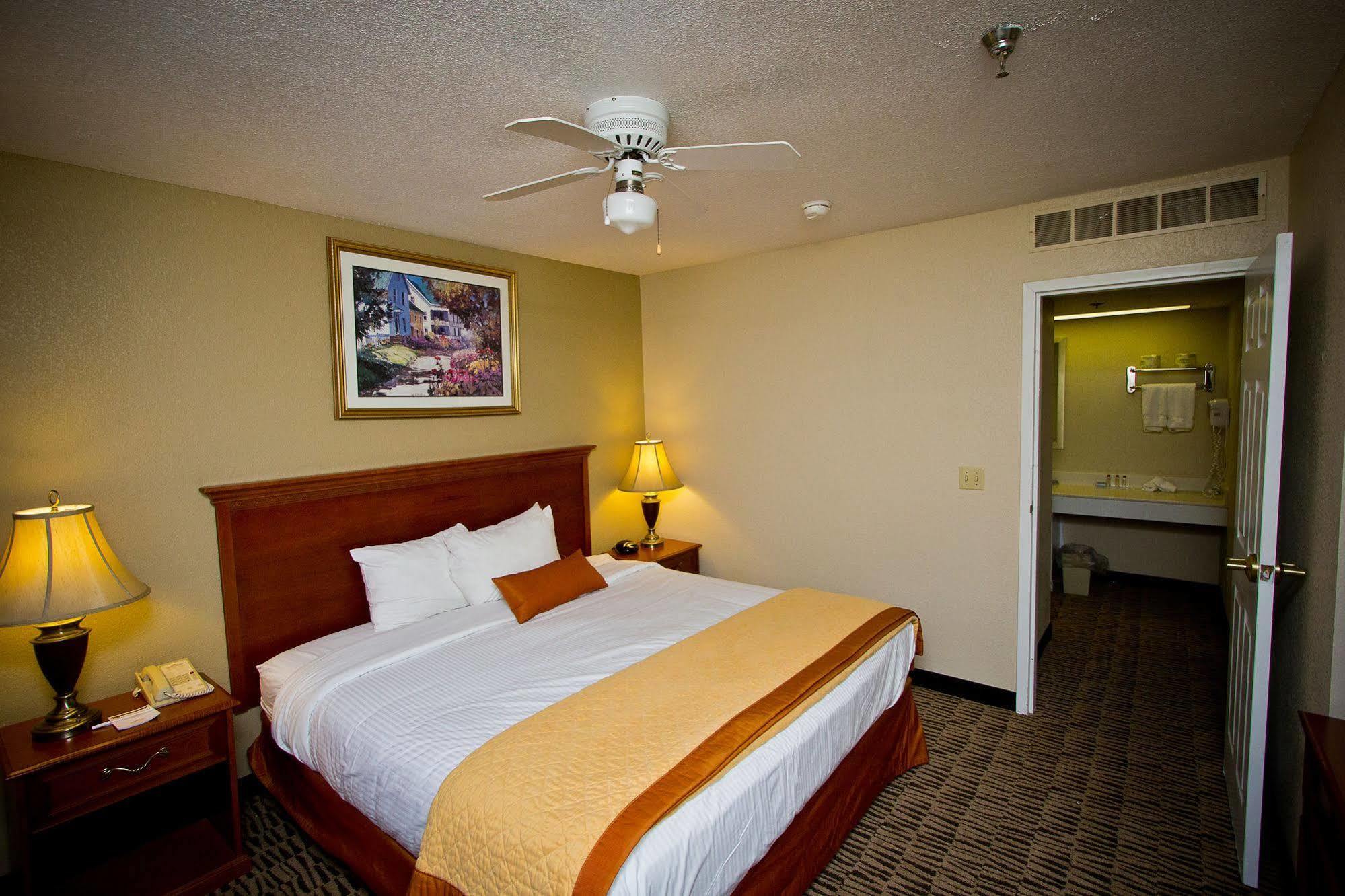 אומהה Suburban Extended Stay Hotel מראה חיצוני תמונה